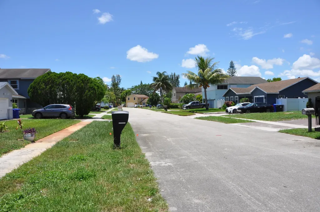 1906 SW 87th Avenue North Lauderdale FL 33068
