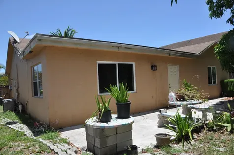 1906 SW 87th Avenue North Lauderdale FL 33068