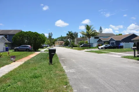 1906 SW 87th Avenue North Lauderdale FL 33068
