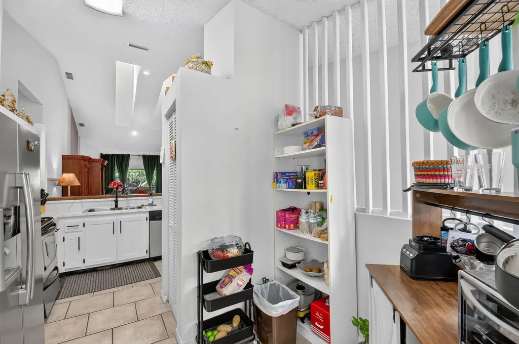 907 Harbour Pointe Way Greenacres FL 33413