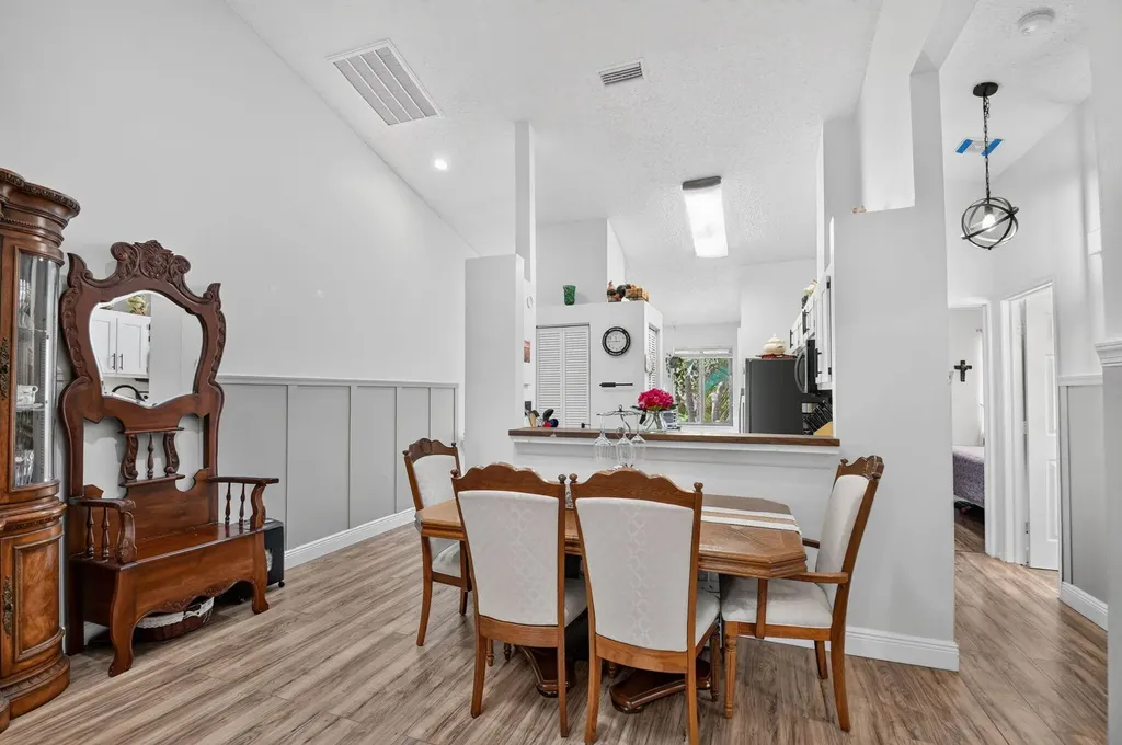 907 Harbour Pointe Way Greenacres FL 33413