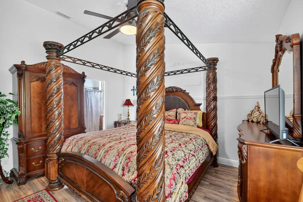 907 Harbour Pointe Way Greenacres FL 33413