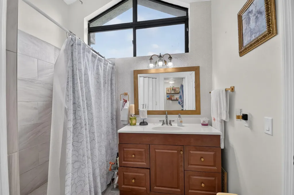 907 Harbour Pointe Way Greenacres FL 33413