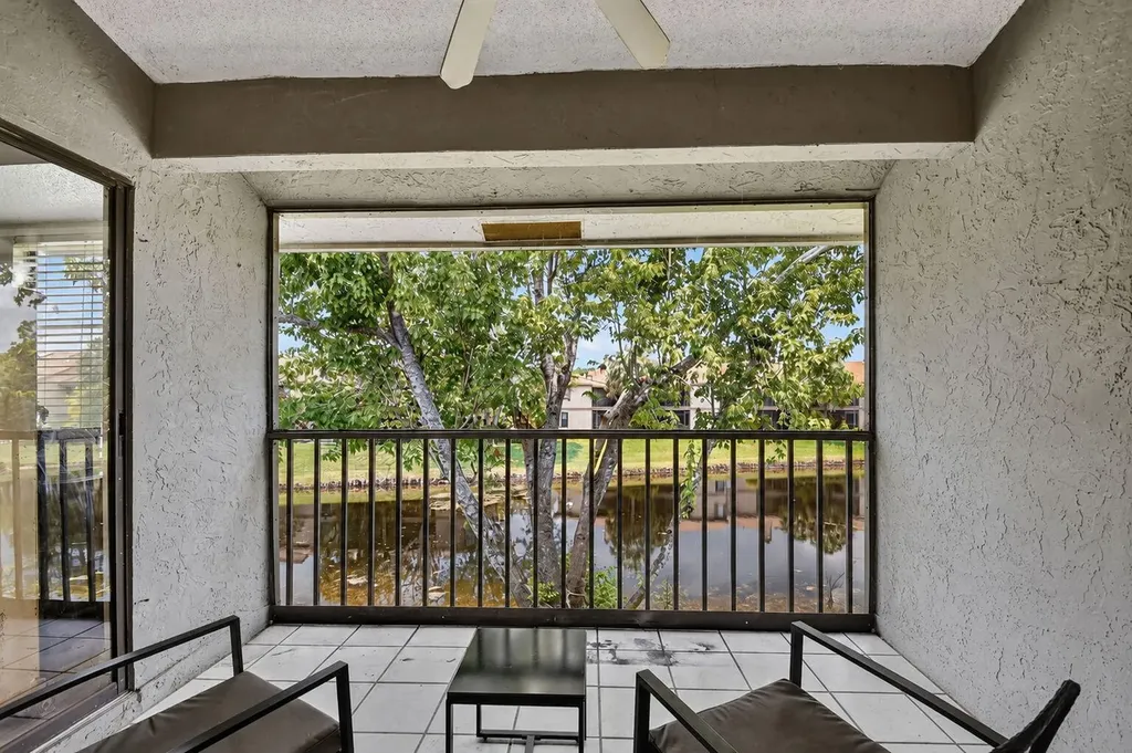 907 Harbour Pointe Way Greenacres FL 33413