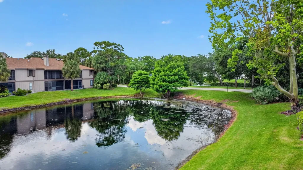 907 Harbour Pointe Way Greenacres FL 33413