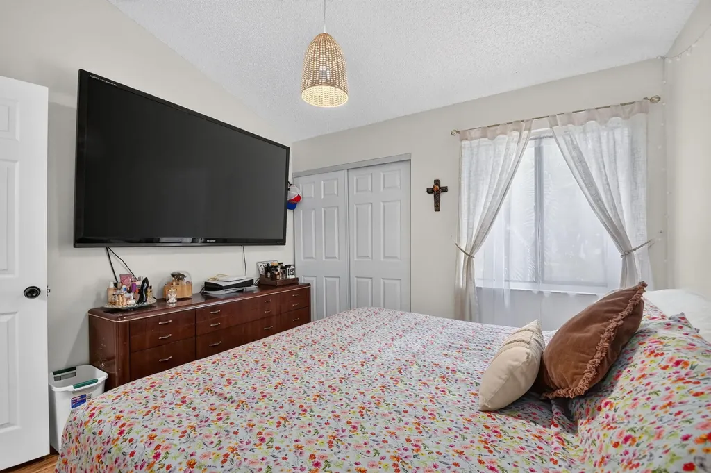 907 Harbour Pointe Way Greenacres FL 33413