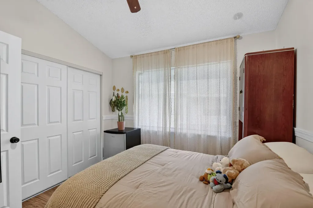 907 Harbour Pointe Way Greenacres FL 33413