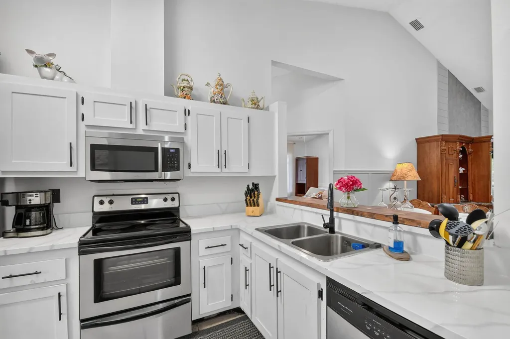 907 Harbour Pointe Way Greenacres FL 33413