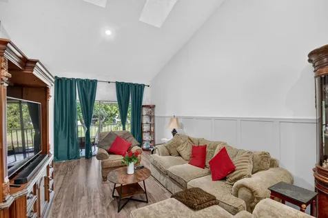907 Harbour Pointe Way Greenacres FL 33413