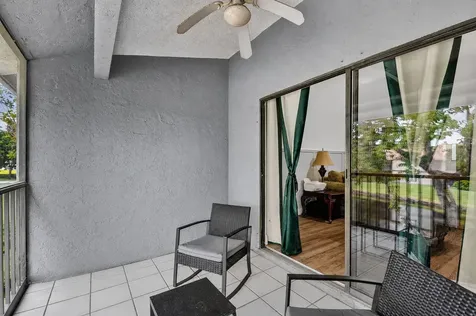 907 Harbour Pointe Way Greenacres FL 33413