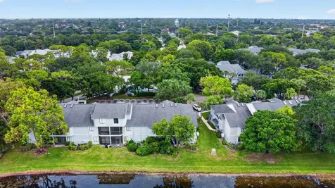 907 Harbour Pointe Way Greenacres FL 33413