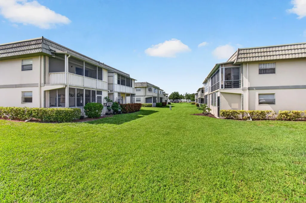 429 Flanders I Delray Beach FL 33484