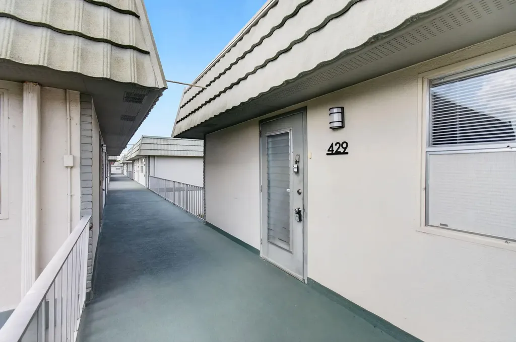 429 Flanders I Delray Beach FL 33484