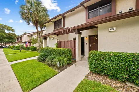 4352 Carambola Circle N Coconut Creek FL 33066