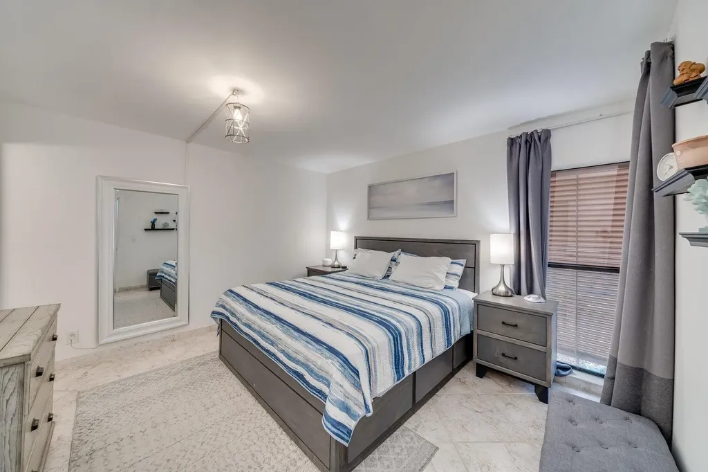 3939 NE 5th Avenue Boca Raton FL 33431