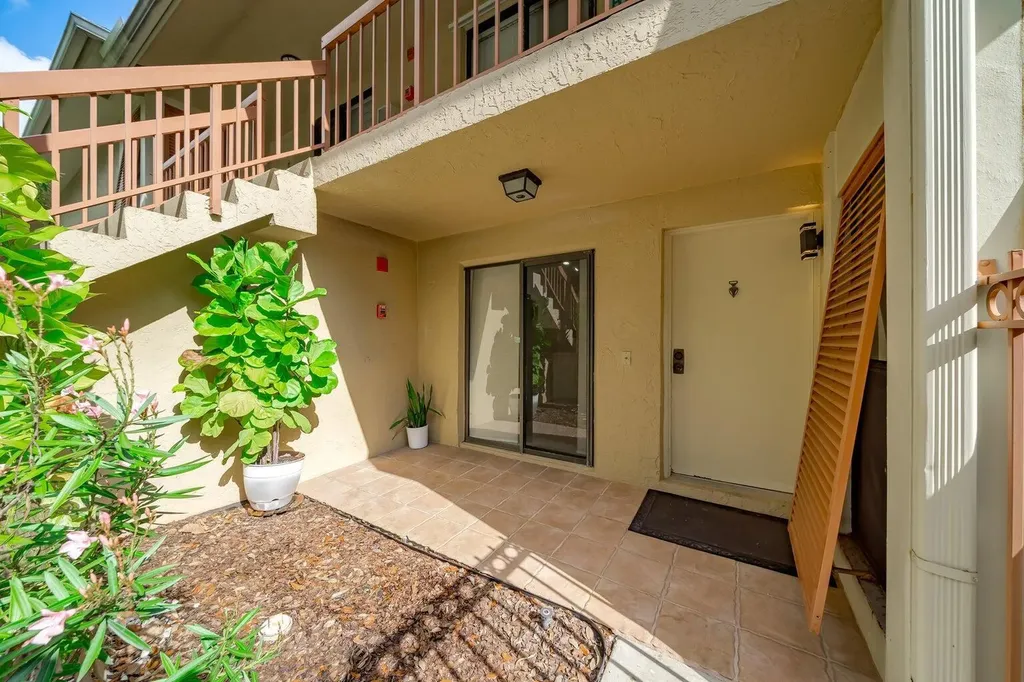 3939 NE 5th Avenue Boca Raton FL 33431