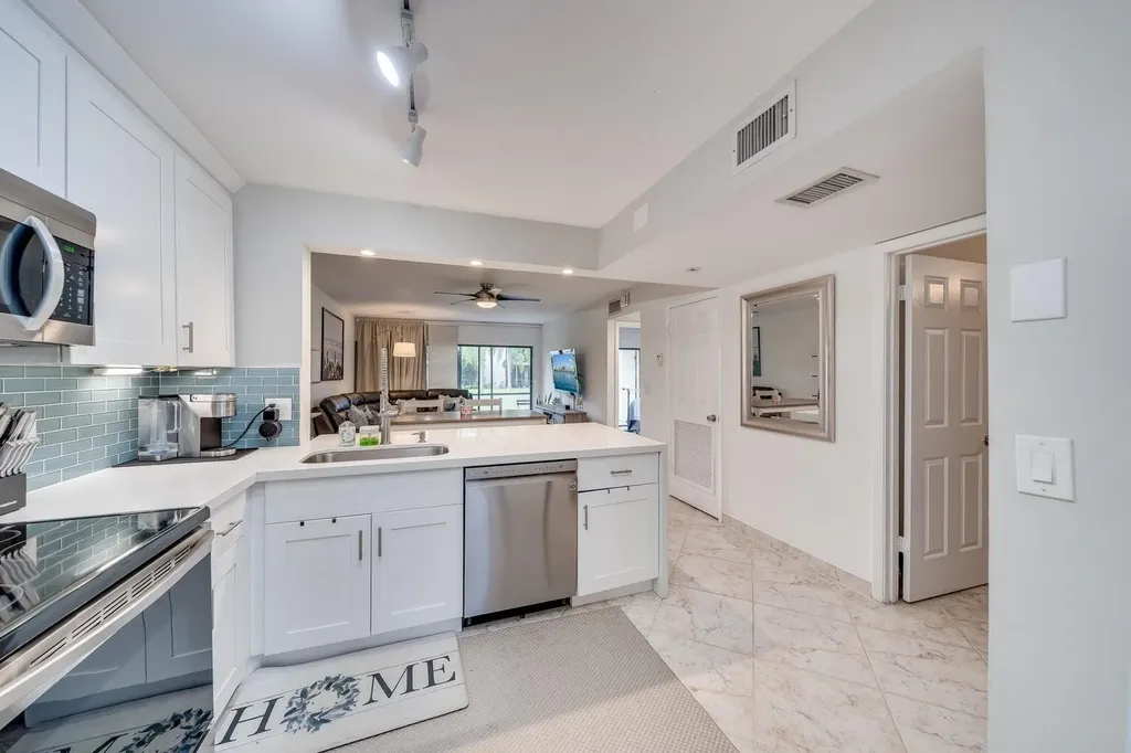 3939 NE 5th Avenue Boca Raton FL 33431