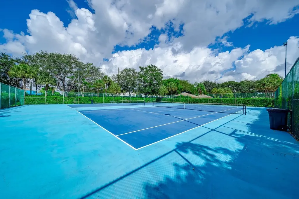 3939 NE 5th Avenue Boca Raton FL 33431