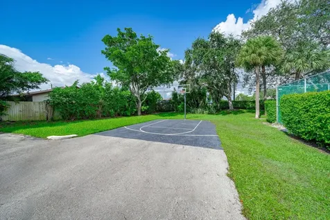 3939 NE 5th Avenue Boca Raton FL 33431