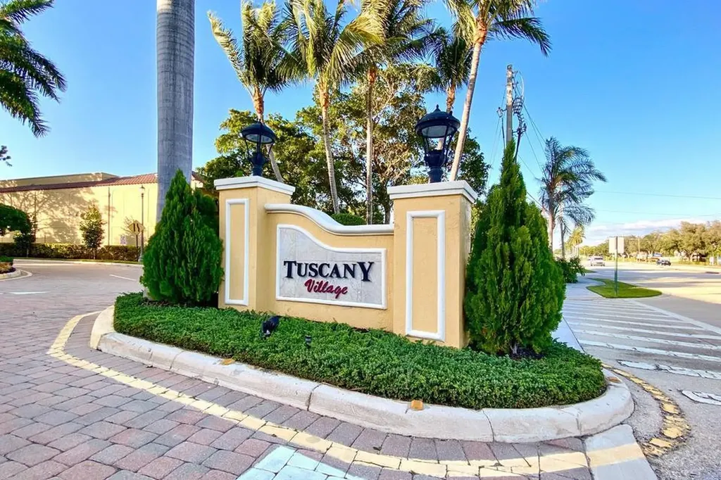 210 NE 69th Circle Boca Raton FL 33487