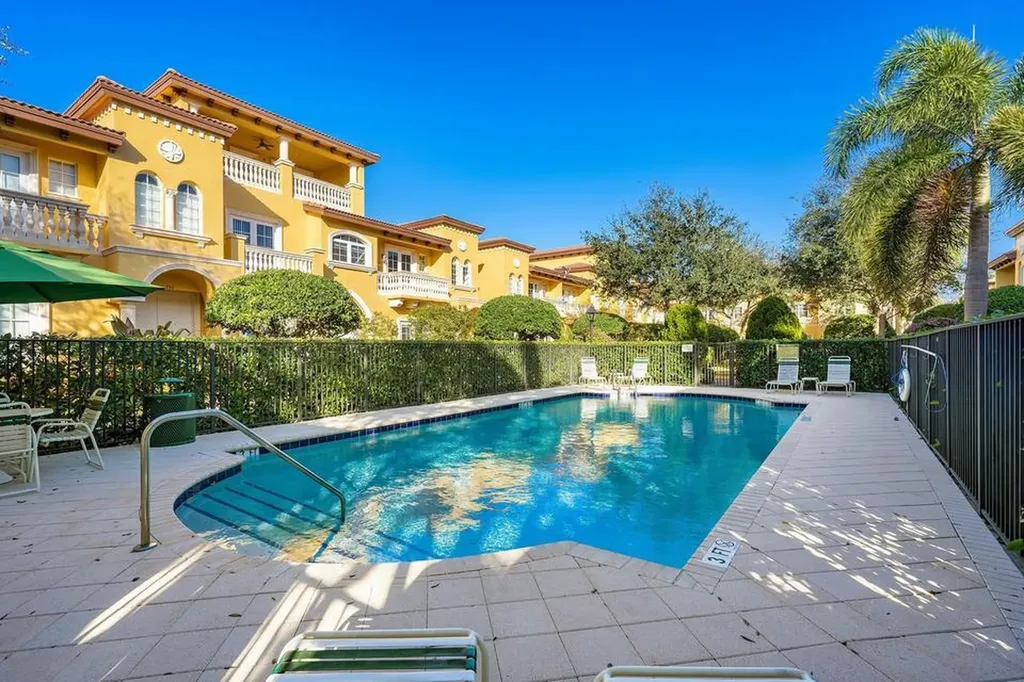 210 NE 69th Circle Boca Raton FL 33487