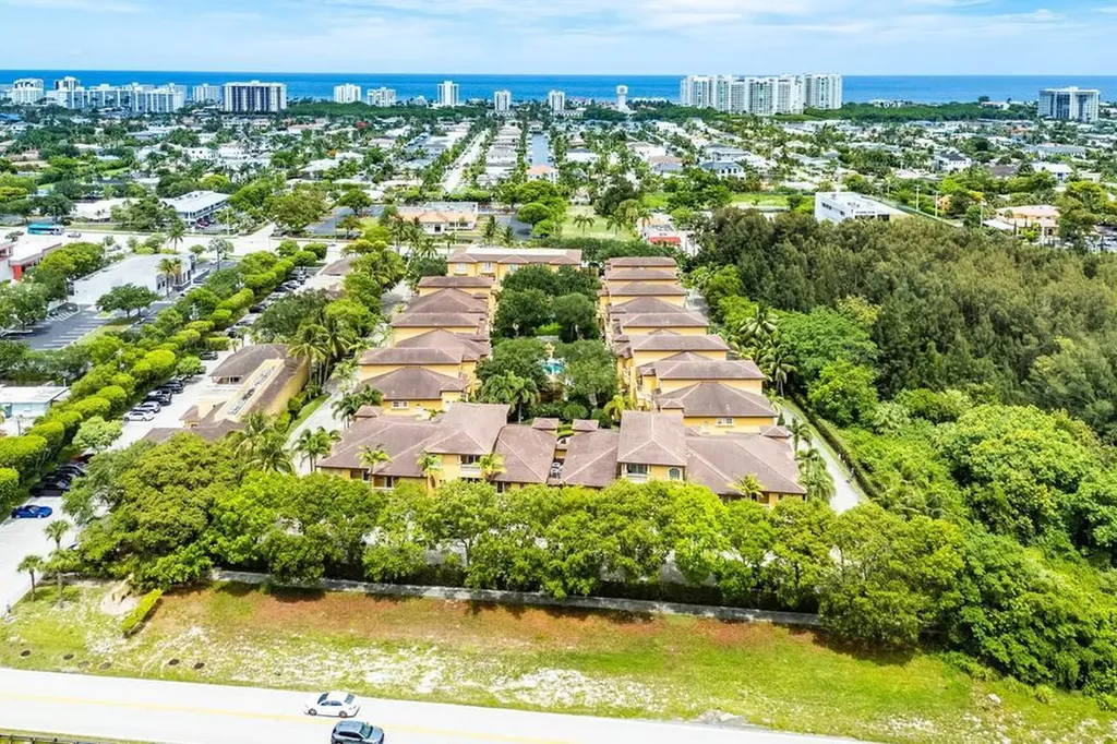 210 NE 69th Circle Boca Raton FL 33487