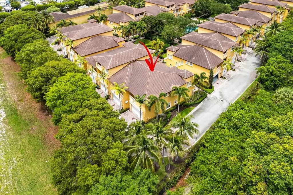 210 NE 69th Circle Boca Raton FL 33487