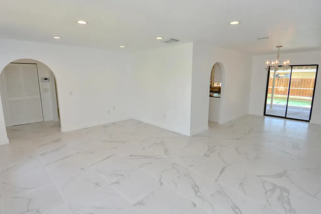 943 SE Browning Avenue Port St Lucie FL 34983