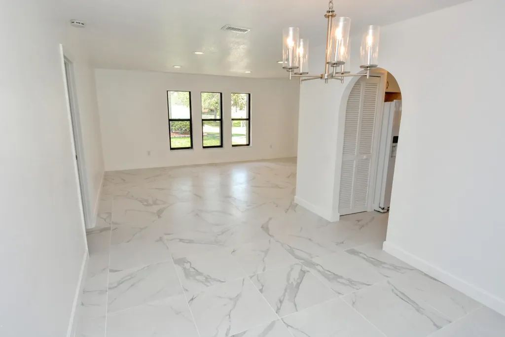 943 SE Browning Avenue Port St Lucie FL 34983