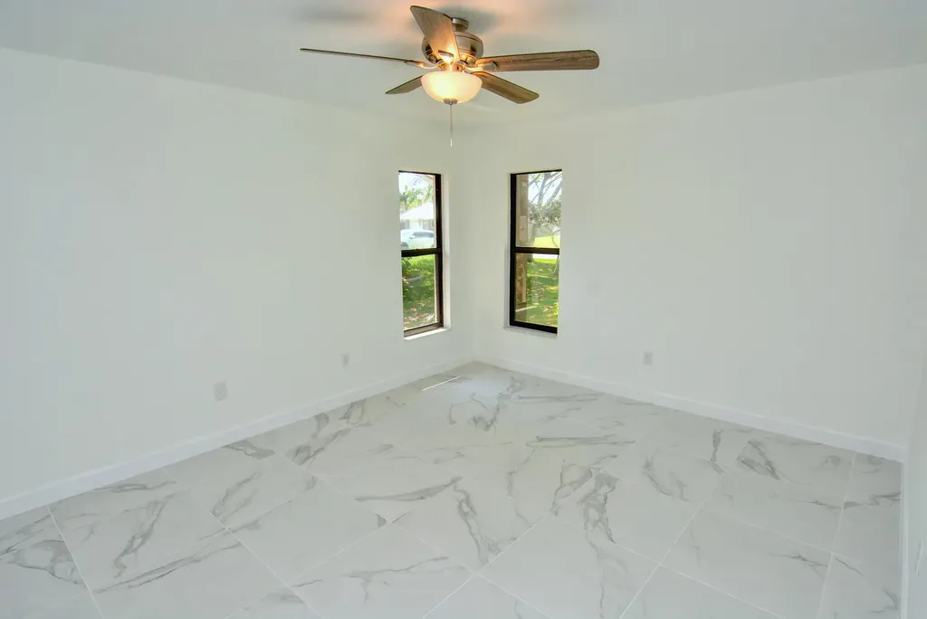 943 SE Browning Avenue Port St Lucie FL 34983