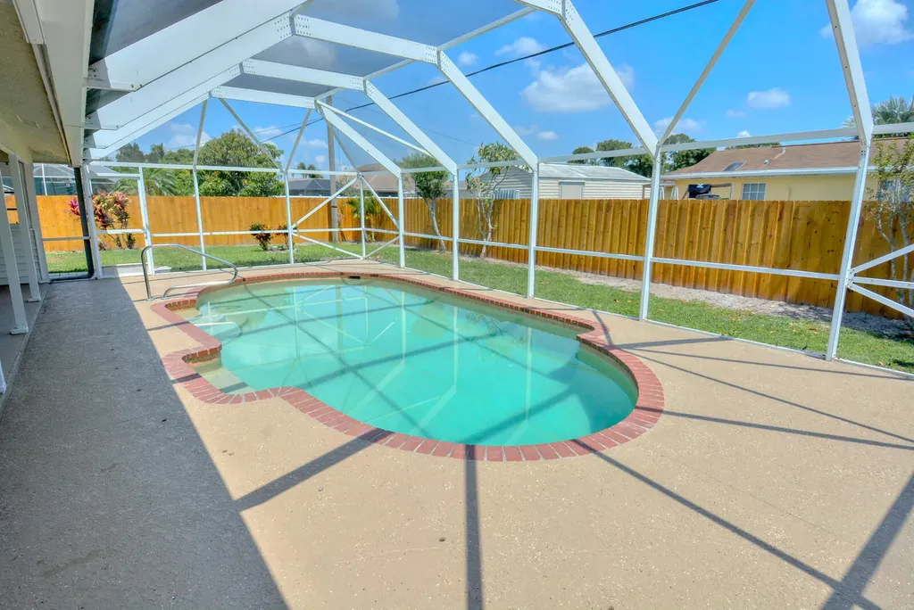 943 SE Browning Avenue Port St Lucie FL 34983