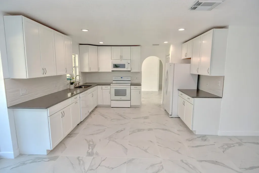 943 SE Browning Avenue Port St Lucie FL 34983