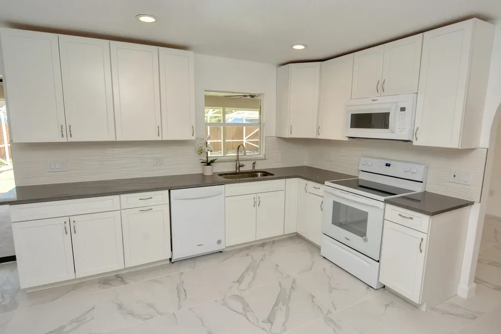 943 SE Browning Avenue Port St Lucie FL 34983