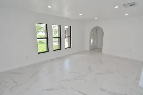 943 SE Browning Avenue Port St Lucie FL 34983
