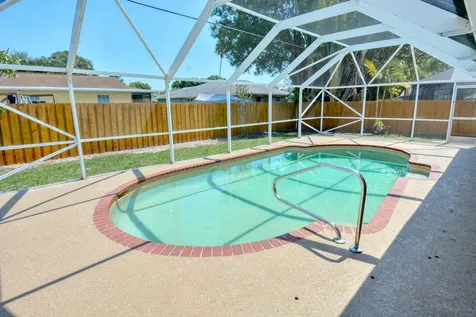 943 SE Browning Avenue Port St Lucie FL 34983