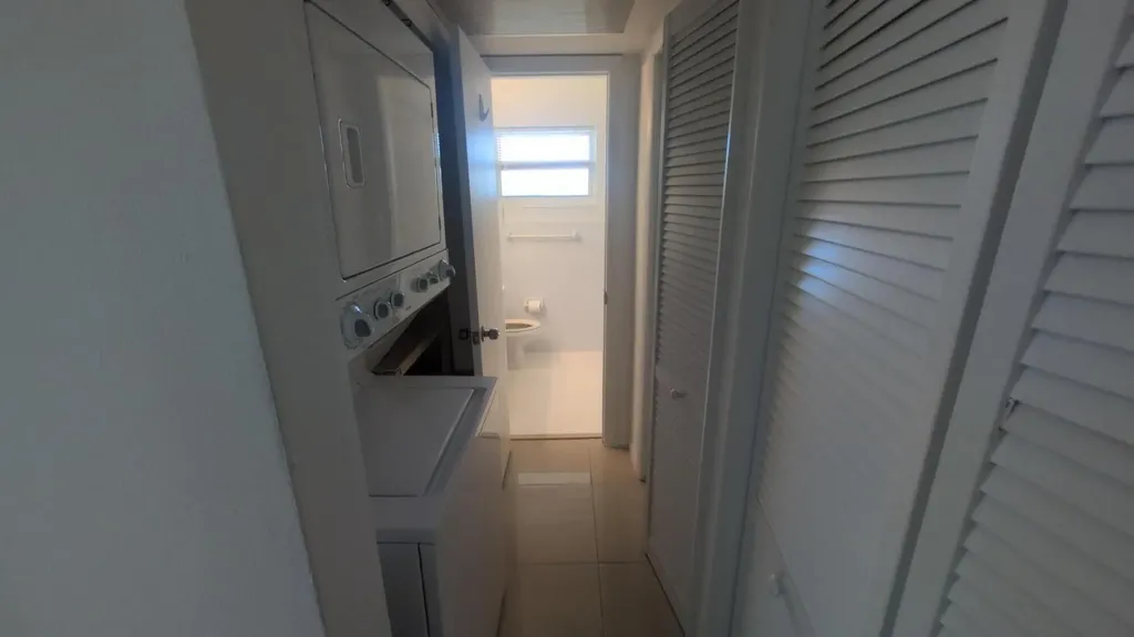 2755 NE 28th Avenue Lighthouse Point FL 33064