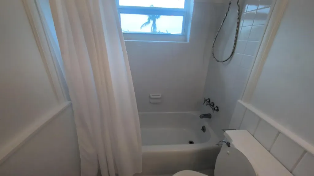 2755 NE 28th Avenue Lighthouse Point FL 33064