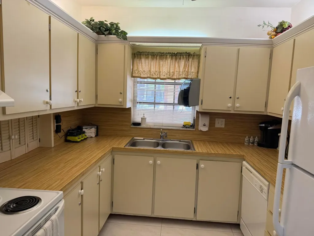 255 S Cypress Road Pompano Beach FL 33060