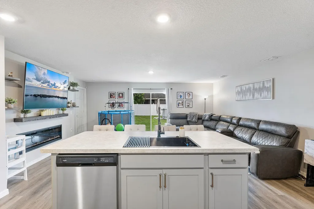 1556 SW Crater Avenue Port St Lucie FL 34953