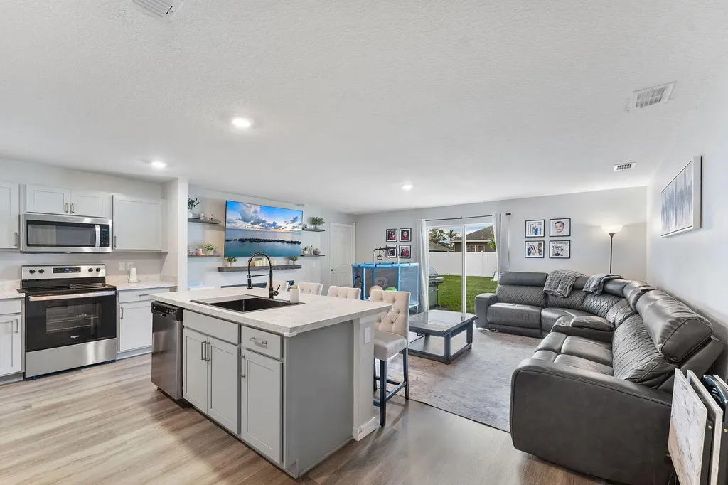 1556 SW Crater Avenue Port St Lucie FL 34953