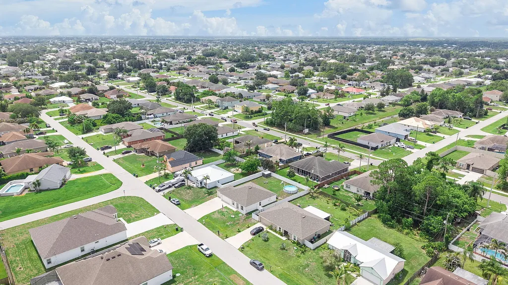1556 SW Crater Avenue Port St Lucie FL 34953