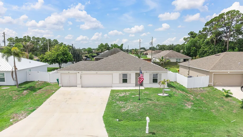 1556 SW Crater Avenue Port St Lucie FL 34953