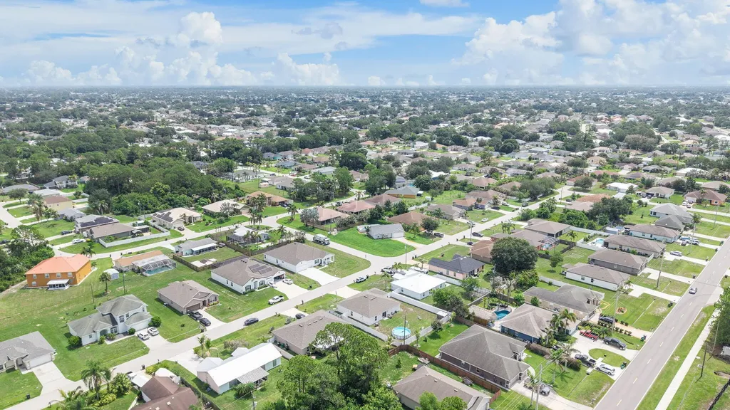 1556 SW Crater Avenue Port St Lucie FL 34953