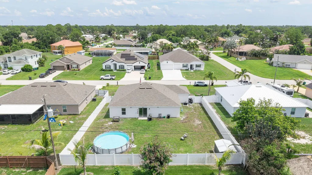 1556 SW Crater Avenue Port St Lucie FL 34953