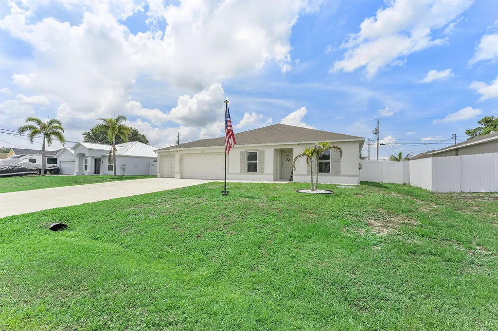 1556 SW Crater Avenue Port St Lucie FL 34953