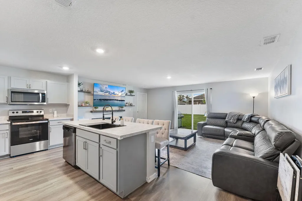 1556 SW Crater Avenue Port St Lucie FL 34953