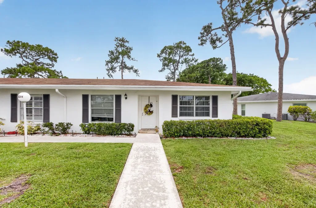 5284 Privet Place Delray Beach FL 33484