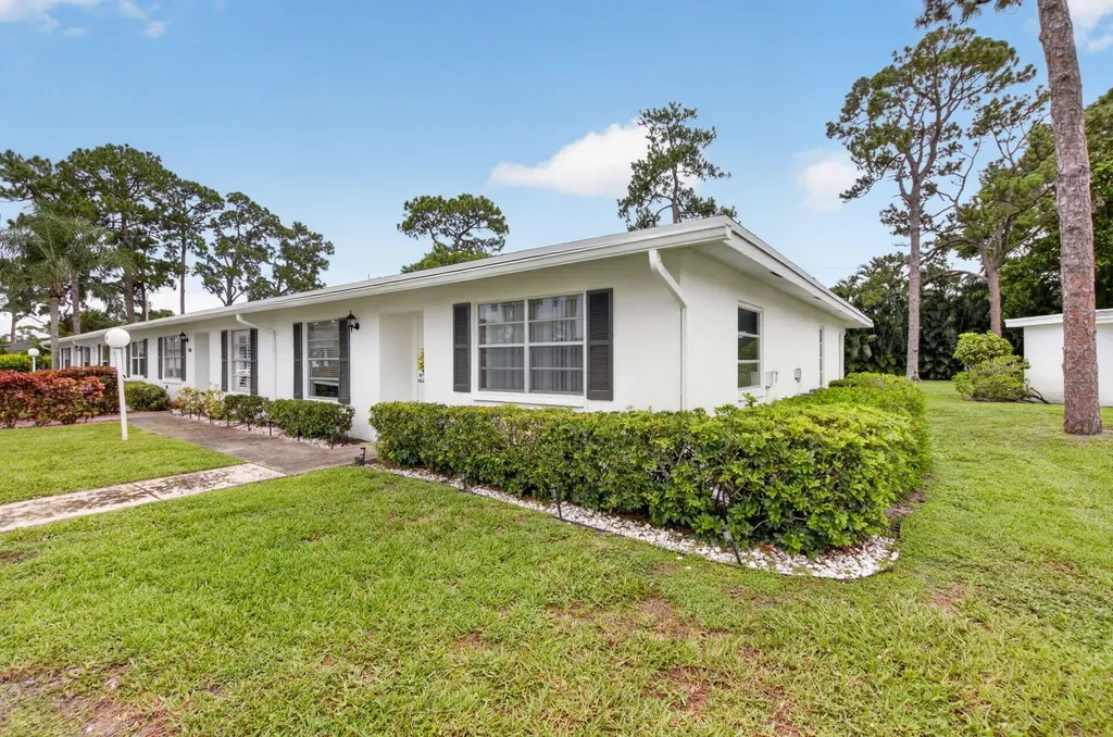 5284 Privet Place Delray Beach FL 33484
