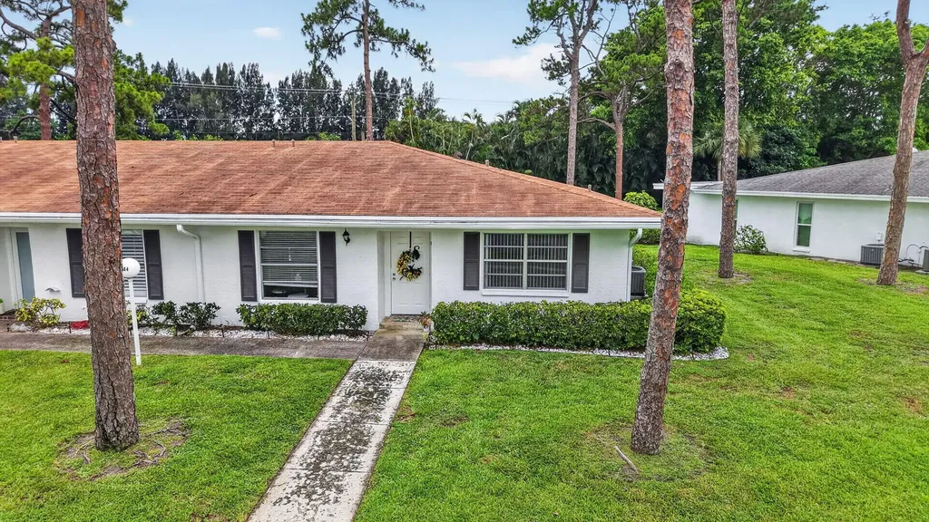 5284 Privet Place Delray Beach FL 33484
