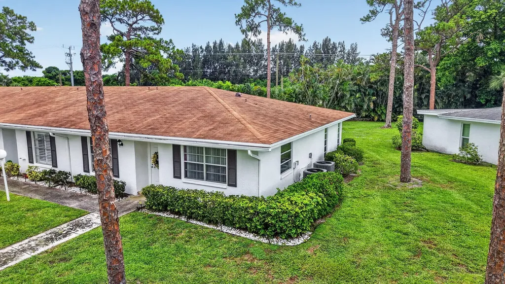 5284 Privet Place Delray Beach FL 33484